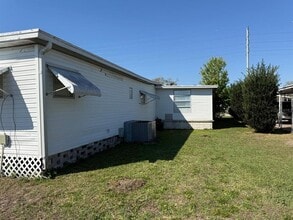 4620 Coral St in Zephyrhills, FL - Foto de edificio - Building Photo