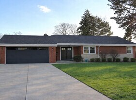 389 Austin Ave in Park Ridge, IL - Building Photo