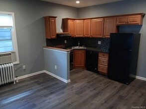 244 Main St in Farmingdale, NY - Building Photo - Building Photo