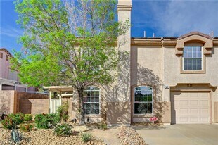 1602 Coyote Run Dr in Henderson, NV - Building Photo