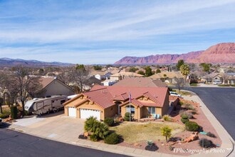 3644 Windmill Dr in Santa Clara, UT - Building Photo - Building Photo