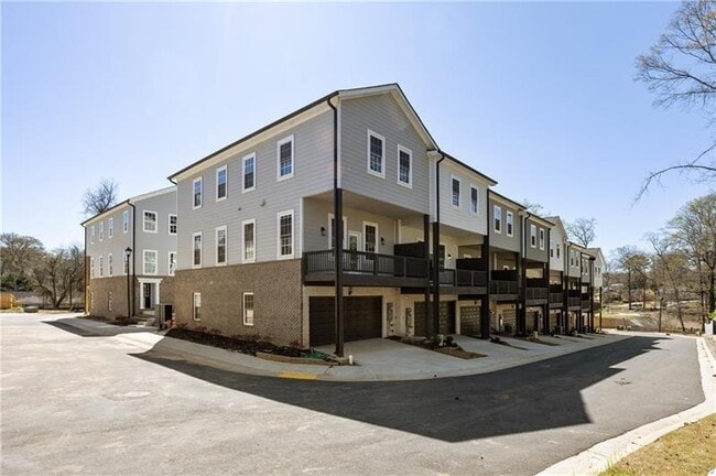 property at 3165 Dogwood Dr