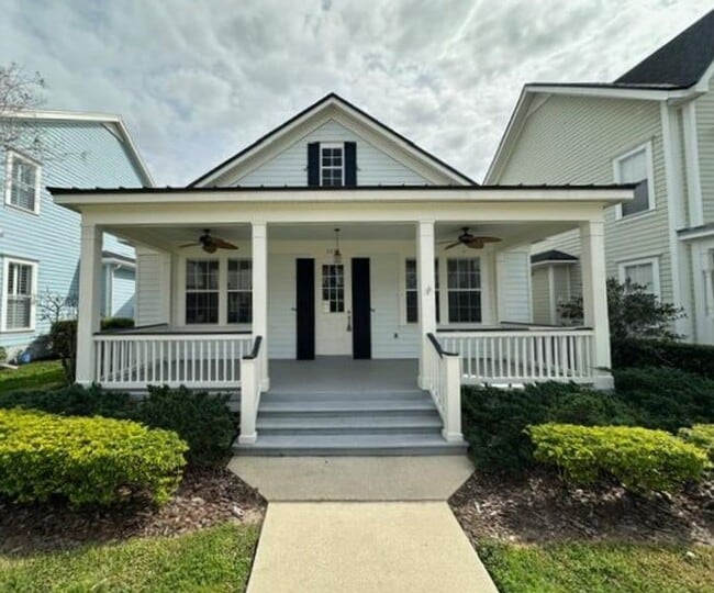 property at 1124 Rush St