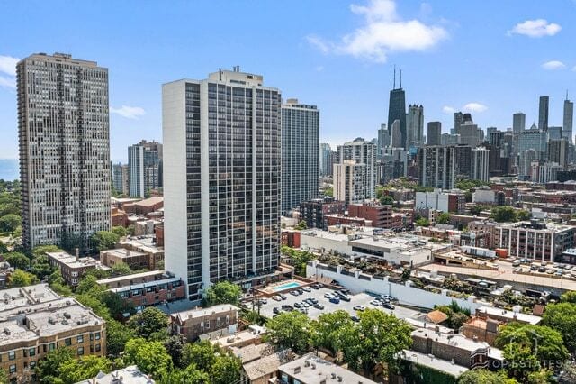 1636 N Wells St, Unit 2014 in Chicago, IL - Building Photo - Building Photo