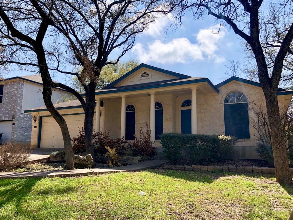 8109 Avella Dr in Austin, TX - Building Photo