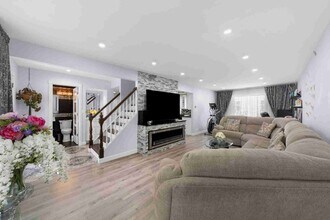 264 N Southport Rd in Mundelein, IL - Foto de edificio - Building Photo