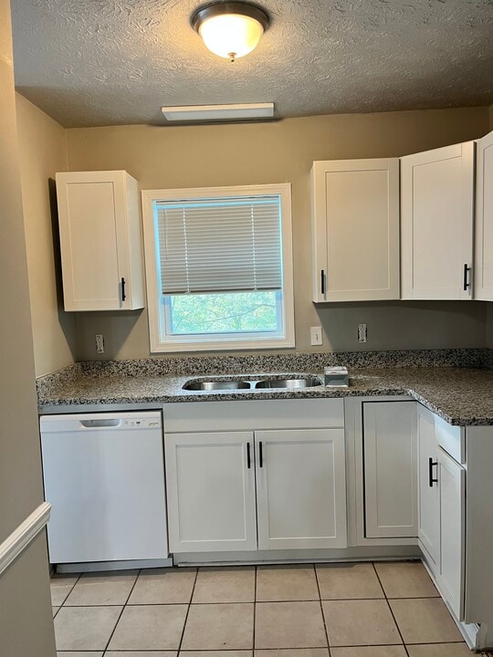 134 Newtown Rd NE, Unit Unit 6 in Calhoun, GA - Building Photo