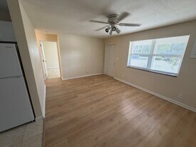 508 Eastwind Dr, Unit 508 in North Palm Beach, FL - Building Photo