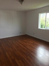 1324 Sutherland St in Los Angeles, CA - Building Photo - Building Photo
