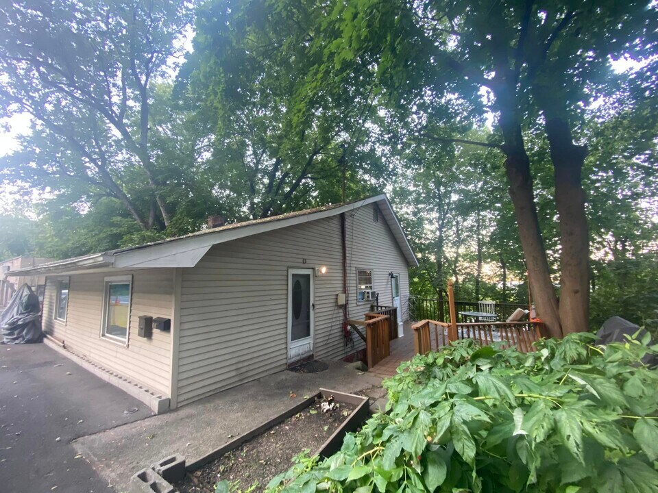 1159 Route 9W S, Unit 2-Bd Apartment in NY in Nyack, NY - Building Photo