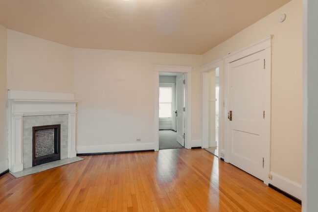 Plymouth Apartments in Erie, PA - Building Photo - Building Photo