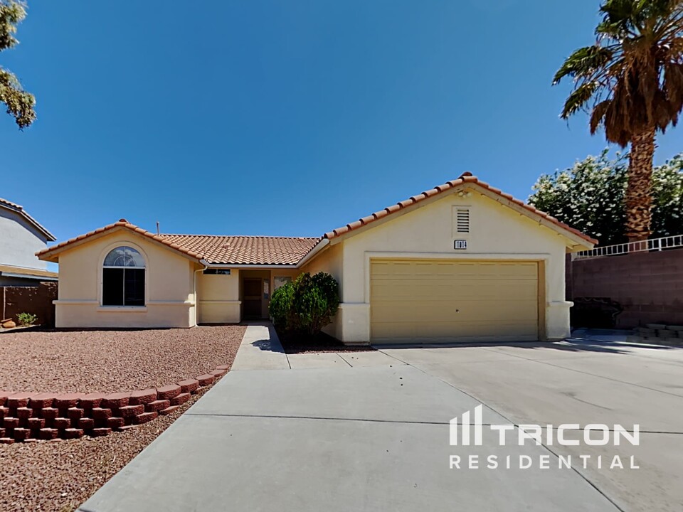 1014 Desert Retreat Ct in Henderson, NV - Building Photo