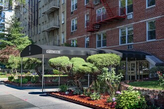 399 Ocean Pky in Brooklyn, NY - Building Photo - Building Photo