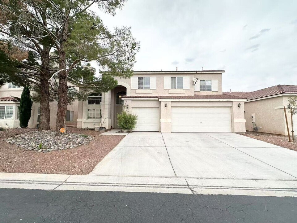 5814 Spring Ranch Pkwy in Las Vegas, NV - Building Photo