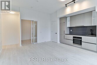 1285 Dupont St in Toronto, ON - Building Photo - Building Photo