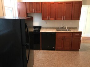 1575 Beacon St, Unit 6 in Brookline, MA - Building Photo - Building Photo