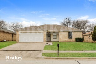 6525 Constitution Dr in Watauga, TX - Building Photo