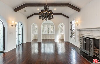 1467 Kings Rd in Los Angeles, CA - Building Photo - Building Photo