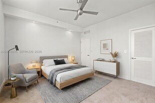 401 69th St in Miami, FL - Building Photo
