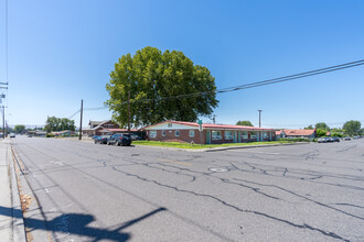 Courtyard Apartments in Pasco, WA - Building Photo - Building Photo