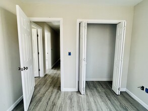 13 Walker St in New London, CT - Building Photo - Building Photo