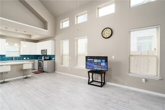 3240 E Whitestone Blvd, Unit 48 in Cedar Park, TX - Foto de edificio - Building Photo