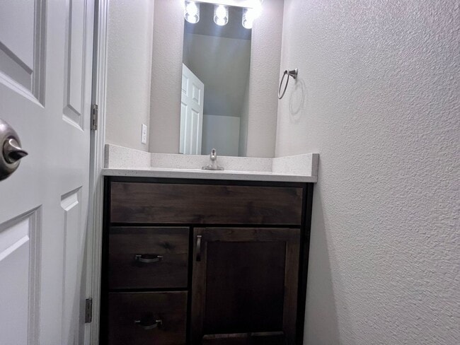 3422 French St in Bismarck, ND - Building Photo - Building Photo