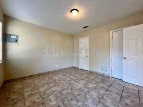 149 Merritt St in Fort Worth, TX - Building Photo - Building Photo