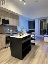 1005 Dundas St E in Oakville, ON - Building Photo - Building Photo