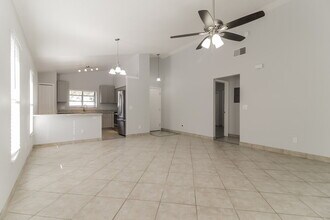 9782 Piney Point Cir in Orlando, FL - Building Photo - Building Photo