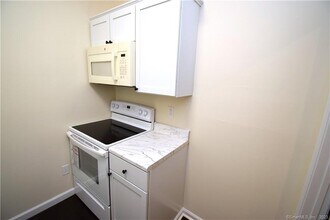 159 Main St in Chester, CT - Building Photo - Building Photo