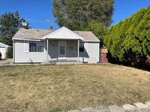 3015 E Augusta Ave in Spokane, WA - Building Photo - Building Photo