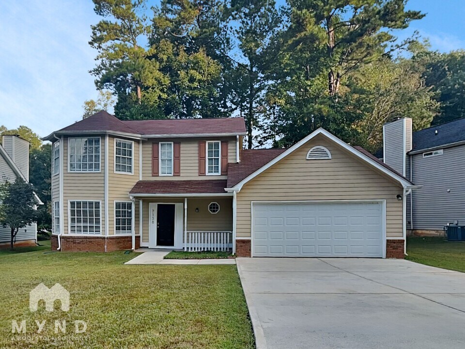 7138 Lone Oak Trce in Lithonia, GA - Building Photo