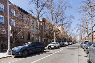 370-372 Union St in Brooklyn, NY - Building Photo - Building Photo