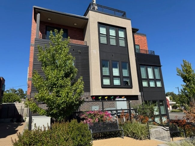 property at 906 Brown Ave