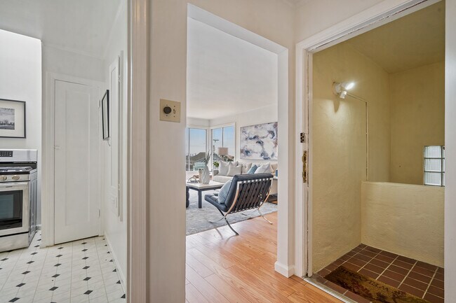 196 Jules Ave in San Francisco, CA - Building Photo - Building Photo