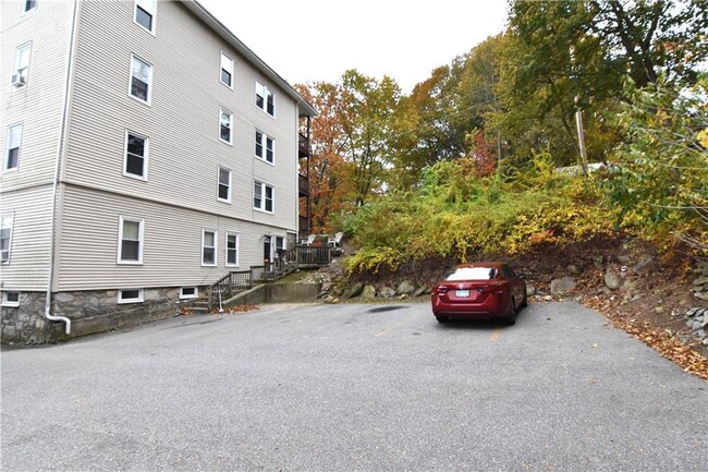 818 Bernon St in Woonsocket, RI - Building Photo - Building Photo