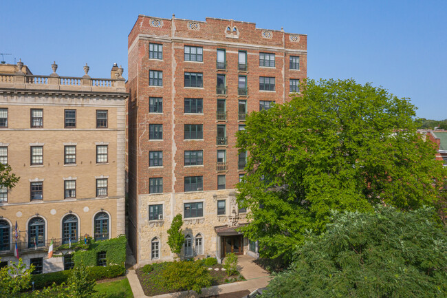 The Oak Crest in Evanston, IL - Building Photo - Primary Photo