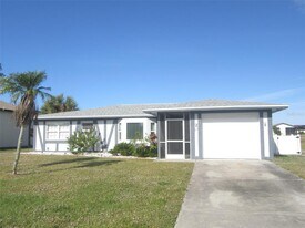 64 Annapolis Ln in Rotonda West, FL - Building Photo