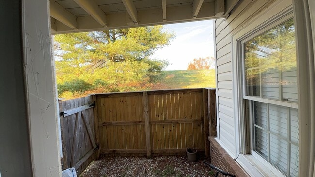 118 Westwick Ct in Sterling, VA - Building Photo - Building Photo