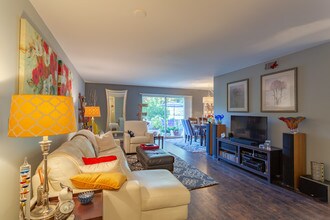 Porticos of Fox Point in Fox Point, WI - Building Photo - Interior Photo