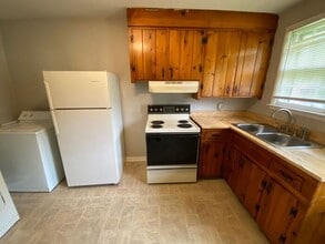 3857 Saunders Ave in Nashville, TN - Building Photo - Building Photo