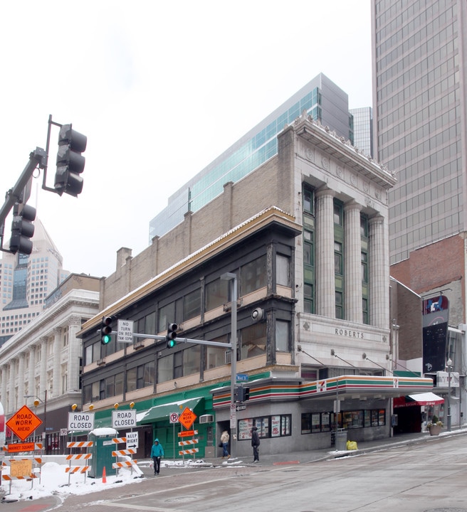 429-431 Wood St in Pittsburgh, PA - Building Photo