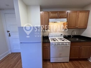 2 Ware St in Cambridge, MA - Building Photo - Building Photo