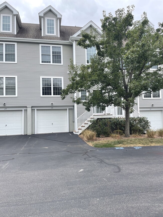 15 Freedom Way in East Lyme, CT - Building Photo - Building Photo