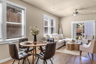 61402 Franke Ln in Bend, OR - Building Photo - Building Photo