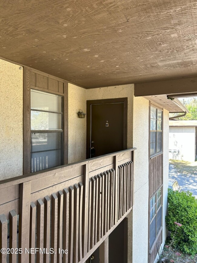 property at 456 Crabapple Ct