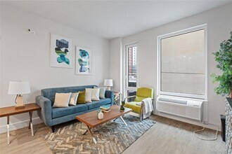 40 Westchester Pl in New Rochelle, NY - Building Photo - Building Photo