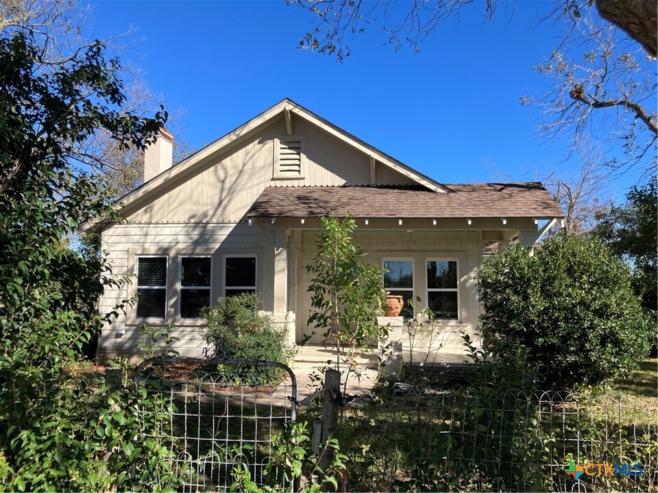 418 Quebe Ln in McGregor, TX - Building Photo