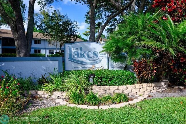 property at 2705 S Oakland Forest Dr